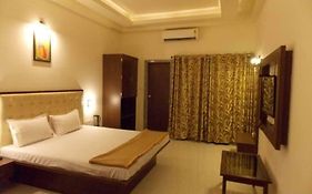Hotel Mohan Palace